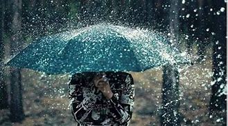 Nuova perturbazione in Toscana, codice giallo per pioggia temporali e mareggiate